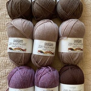 CASCADE YARNS SUPERWASH MERINO - 100% WOOL - 11 SKEINS